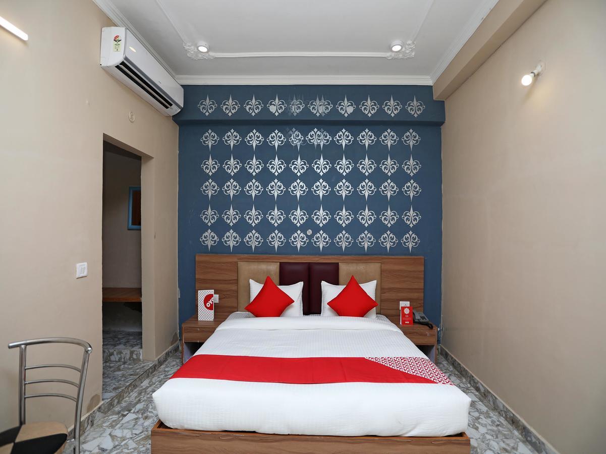 Oyo 14543 Royal Palace And Banquets 马图拉 外观 照片